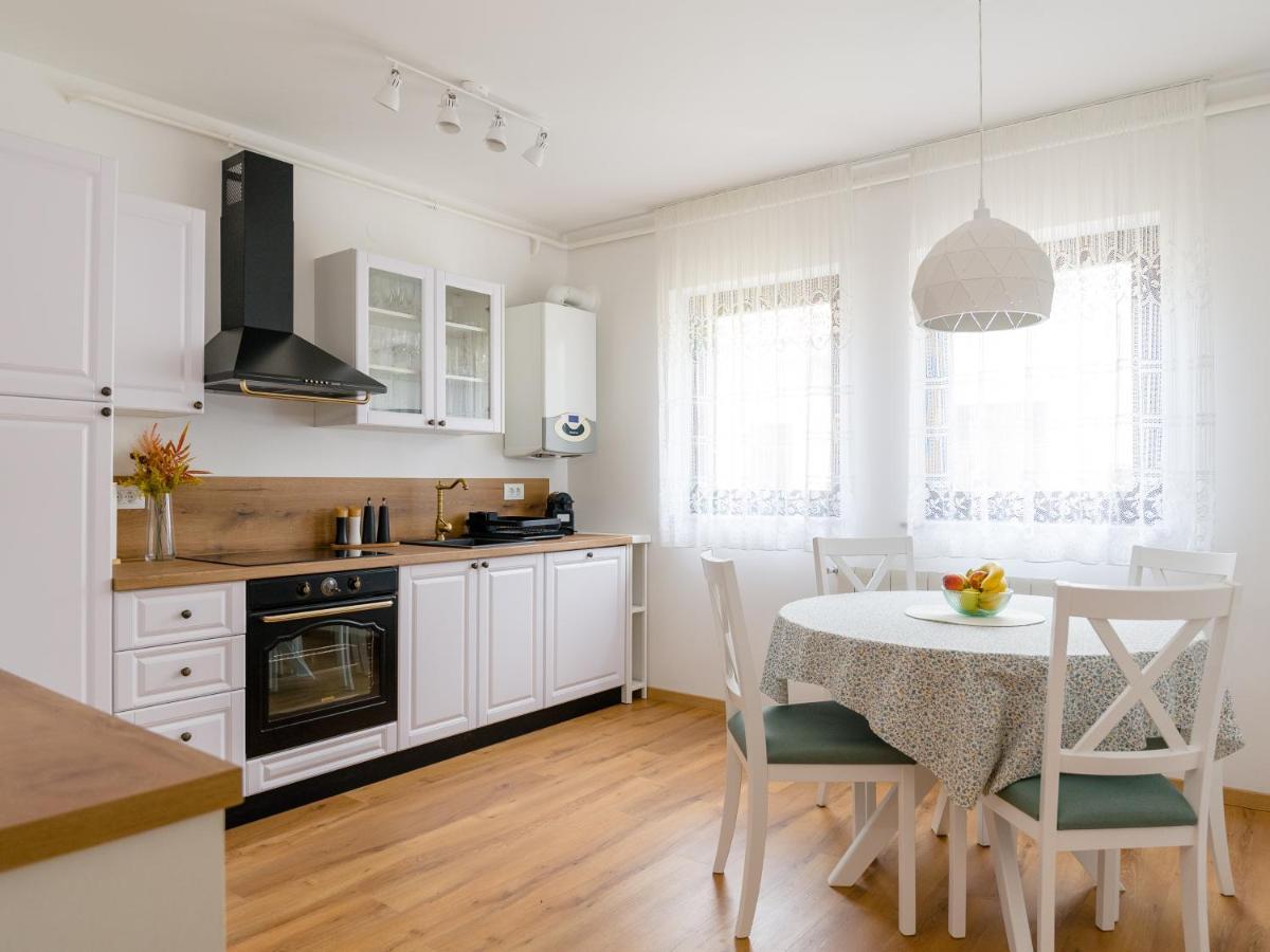Tonka Apartment พูลา ภายนอก รูปภาพ
